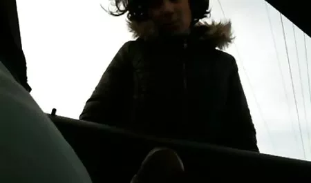 کادوی نوجوان برهنه برهنه کادو در کمیک کارتونی سکسی ساحل عمومی