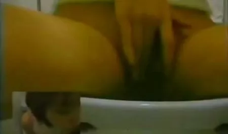 رابطه جنسی مقعد و مشت زدن برای دو داستان های کمیک سکسی شلخته فرانسوی