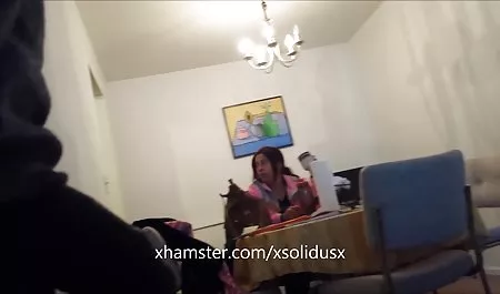 جوانان کمیک مصور سکسی بزرگ بلوند عاشق سوار شدن به یک خروس بزرگ است