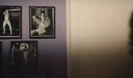 رقص رقص هوتی در وب کم تا نور کمیک پورن ماه است