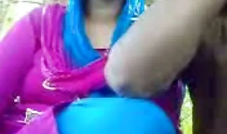 دختر گربه خود کمیک تصویری سکسی ترجمه شده را با dildo لعنتی