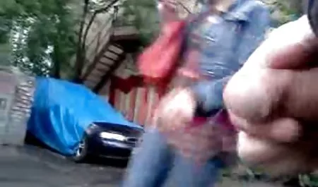 این مرد دستی همراه كميك سكسي دختر 19 ساله رئیس است