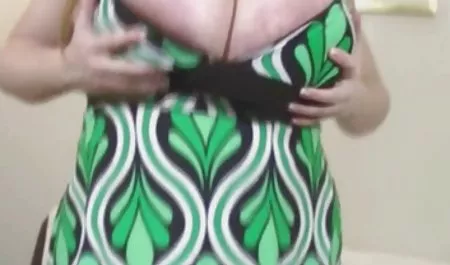 شورت دختران مدرسه نشان می کمیک سکسی ولما دهد