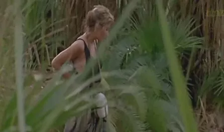 تقدیر در دهان داخل مجله کمیک سکسی ماشین