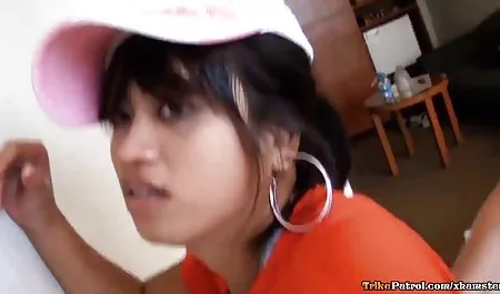 سبزه زیبا آلمانی در حال فیلمبرداری لعنتی در پارک داستان سکسی تصویری کمیک جاده