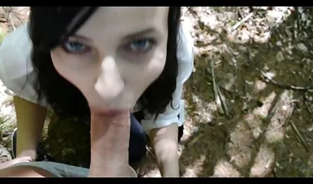 پیشخدمت داستان سکسی ساویتا و آشپز بزرگ عمل خروس در آشپزخانه