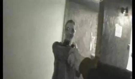 MILF در حال گرفتن پورن کمیک ماساژ با پایان خوش - CD2