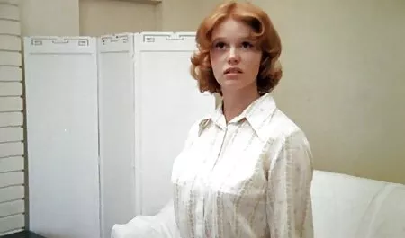 زن مسن داغ در جوراب ساق کمیک های سکسی فارسی بلند می شود