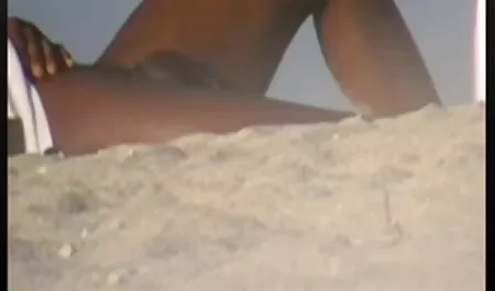 ستاره پورن خال کوبی اسکارلت درد آماده شدن داستان های کمیک سکسی برای فیلمبرداری پورنو